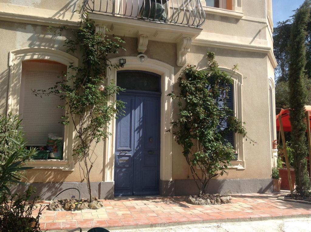 A L'Ombre Du Cedre Hotel Hyeres Exterior photo